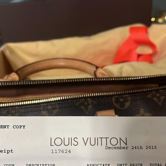 Selling a Louis Vuitton, two of them. - Picture 12 of 16